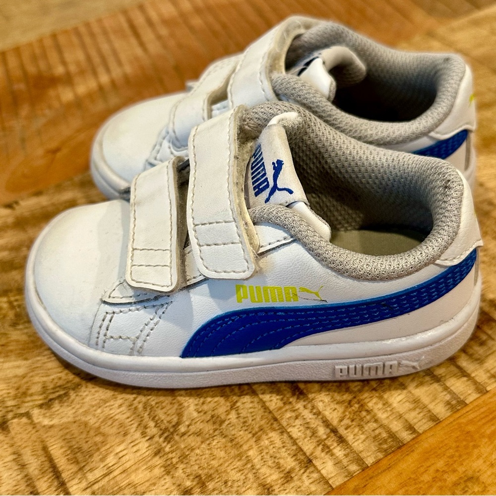 Puma Size 5 White Sneakers